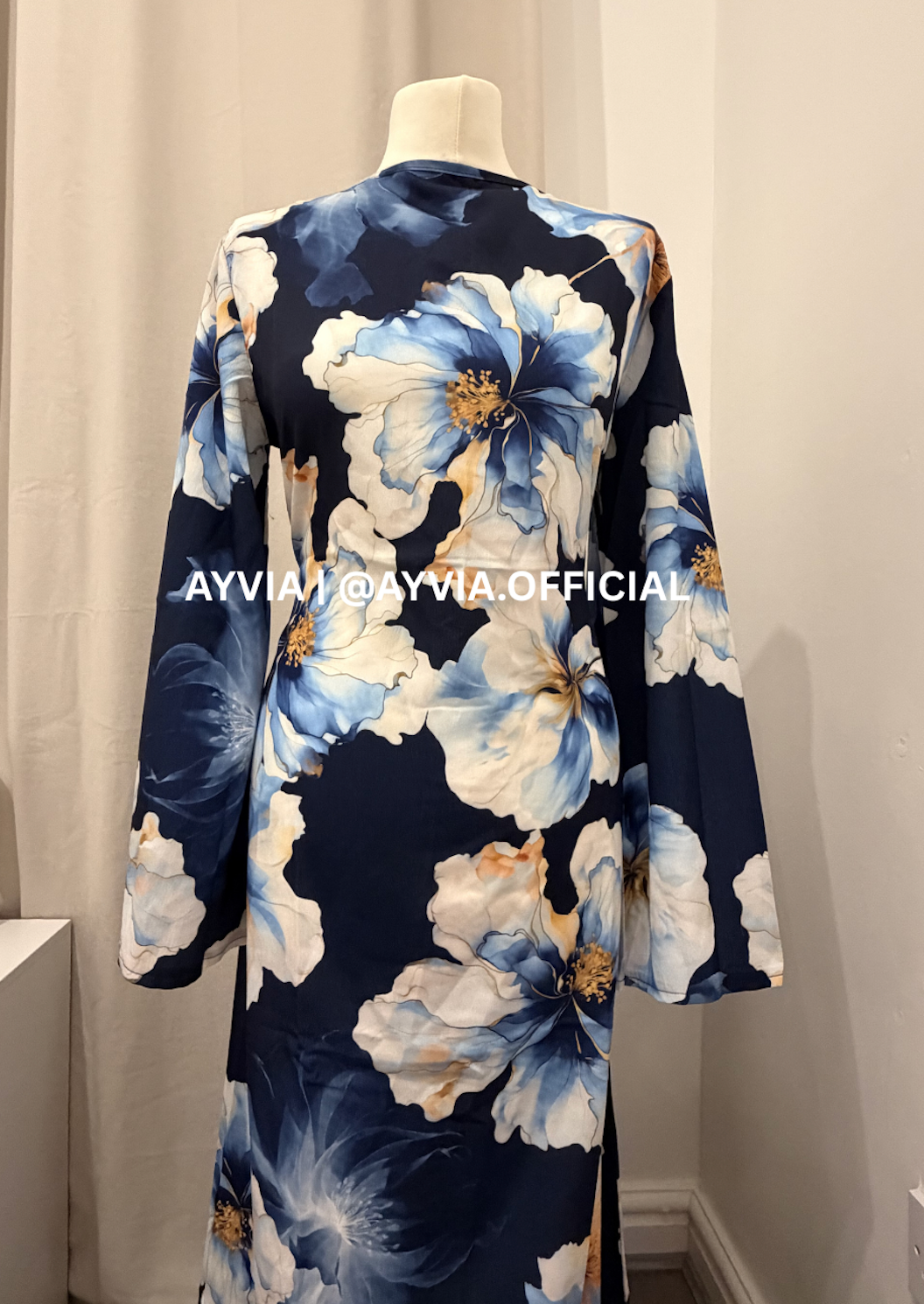 Layla Navy Floral Abaya